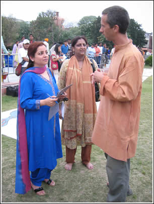 John Silliphant is interviewed by a journalist.